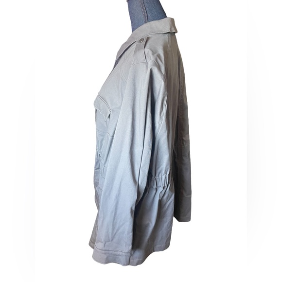 Torrid size 4X grey full zip snap closure jacket. - Picture 4 of 8